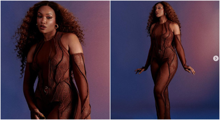 Iza também apostou em um macacão nude, coladíssimo, de tecido rendado e arrastão para se apresentar em um festival de música em São Paulo, no começo de setembro. O look ainda conta com longas luvas sem dedos. Brincos dourados de argola e botas completaram o visual