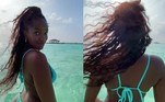 Para seu primeiro dia nas ilhas Maldivas, ela escolheu um biquíni azul-claro que, além de combinar com a cor da água do mar, criou um contraste maravilhoso com sua pele