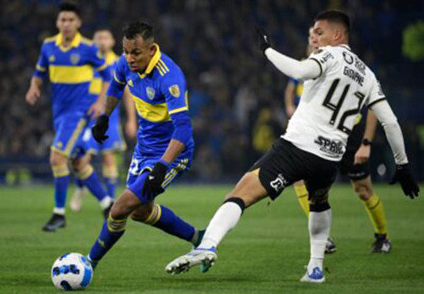 Já a campanha do Timão teve vitórias sobre Boca Juniors (ARG) e Deportivo Cali (COL), ambas em São Paulo. No seu estádio, o Timão ainda empatou com o Always Ready (BOL). Fora de casa, os corintianos perderam para os bolivianos e empataram com os colombianos e argentinos. 