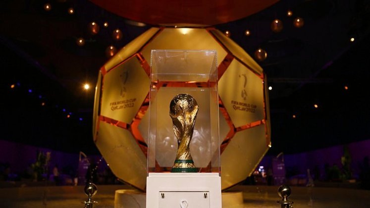 Já é Copa do Mundo! Nesta sexta-feira (1º), a Fifa sorteou os grupos do Mundial do Qatar. Confira como os grupos do mais importante torneio entre seleções foram repercutidos na imprensa internacional!