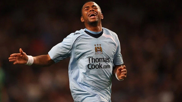 Já em 01 de setembro de 2008, ele se apresentou no Manchester City, da Inglaterra. No clube inglês, ele não conquistou títulos e fez 
