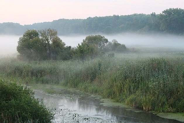 Já entre a República Tcheca e a Polônia está localizado o aquífero de Praded, com uma área de 3,3 mil km² e dando vazão para os rios Desná e Vístula.