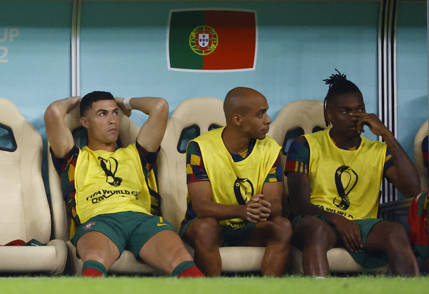 Já que não querem seu talento... Cristiano Ronaldo descansa no banco