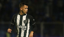 Jacob Montes estreia pelo Botafogo e recebe elogios de Luís Castro