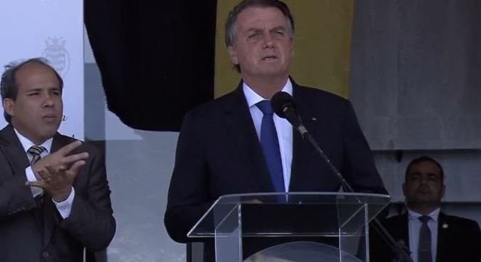 Presidente Jair Bolsonaro vai sobrevoar as regiões atingidas pela chuva na Bahia