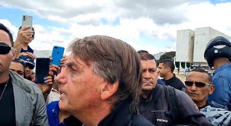 Bolsonaro critica sistema eleitoral, ataca TSE e diz ter 'pena' de quem pede  AI-5 - Not&iacute;cias - R7 Bras&iacute;lia