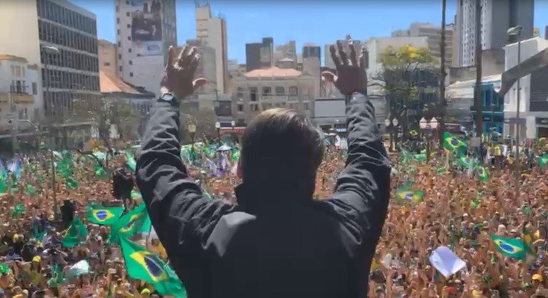 Jair Bolsonaro fez campanha em Campinas, em São Paulo
