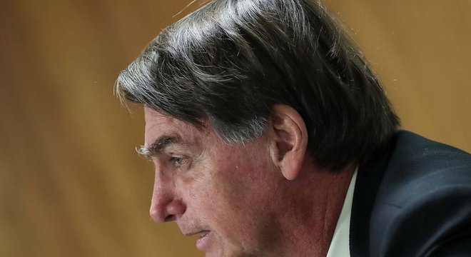 Ações movidas pela coligação de Fernando Haddad questionam cobertura da eleição pela Record e outdoors pró-Bolsonaro