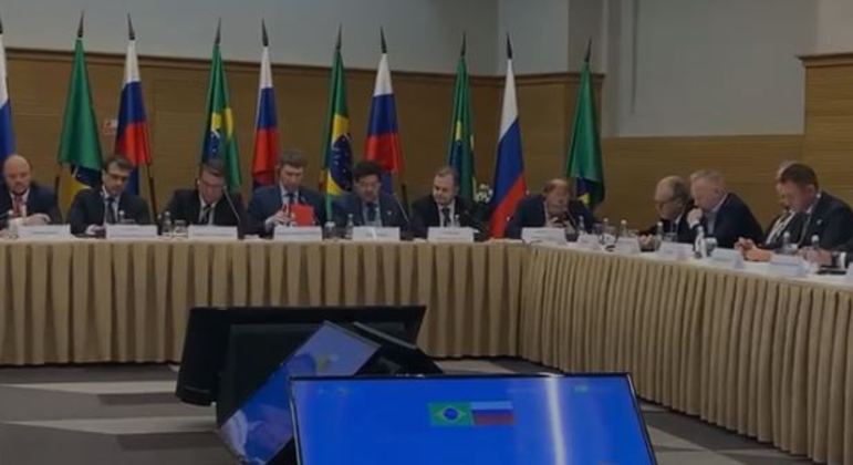 Jair Bolsonaro se reúne com empresários em Moscou, na Rússia