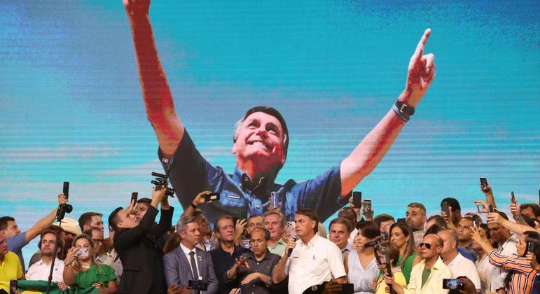 O presidente Jair Bolsonaro participa de evento do Partido Liberal neste domingo (27)