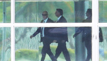 Presidente Jair Bolsonaro recebe visita de três ministros no Palácio da Alvorada