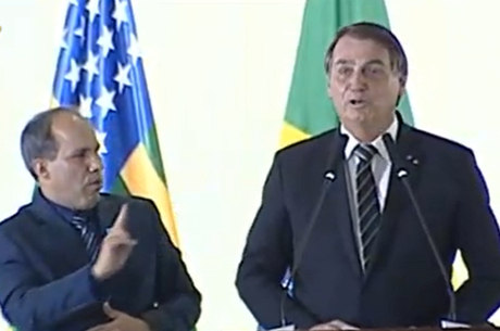 Jair Bolsonaro participa de formação de diplomatas
