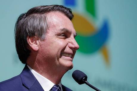 "Para mim, o ideal seria R$ 5.000", afirmou Bolsonaro