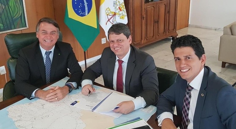Bolsonaro crê que um terço dos ministros seja candidato em 2022 - Vimarsana News