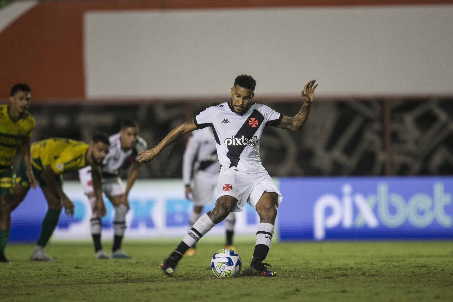 Dorival relembra desfalques após empate do São Paulo: 'Não é fácil