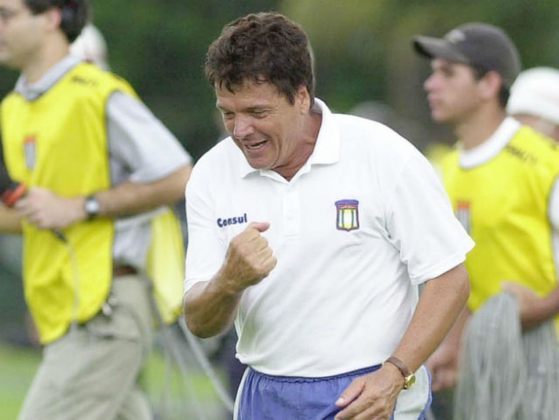 Jair Picerni: técnico - 77 anos - treinou muitas equipes após deixar o São Caetano, incluindo Palmeiras, Atlético Mineiro, Bahia e Fortaleza. Deixou a profissão em 2012, após deixar o União São João.