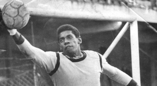 Jairo foi o jogador que mais vestiu a camisa do Coritiba em todos os tempos