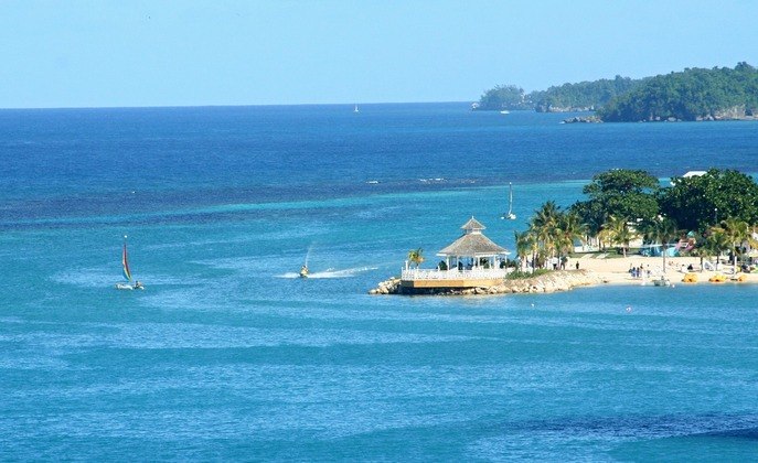 Jamaica tem 2,7 milhões de habitantes em 10.900 km². Capital Kingston