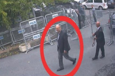 Jamal Khashoggi no consulado saudita, em Istambul