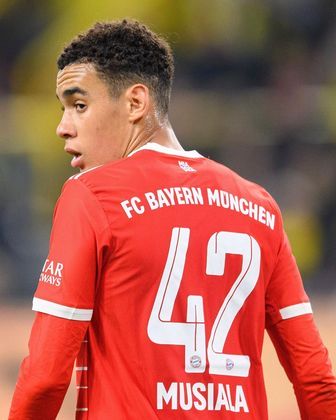 8º Jamal Musiala (Alemanha)Clube atual: Bayern de Munique (ALE)Posição: atacanteIdade: 19 anosValor: 145,1 milhões de euros (R$ 826,6 milhões)