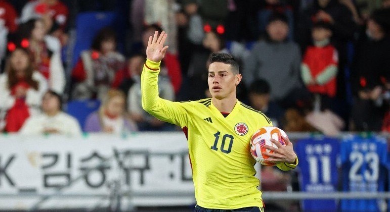 James Rodríguez em ação pela seleção colombiana em março