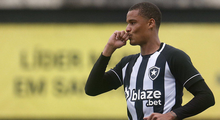Janderson marcou três gols na vitória do Botafogo B sobre o Audax