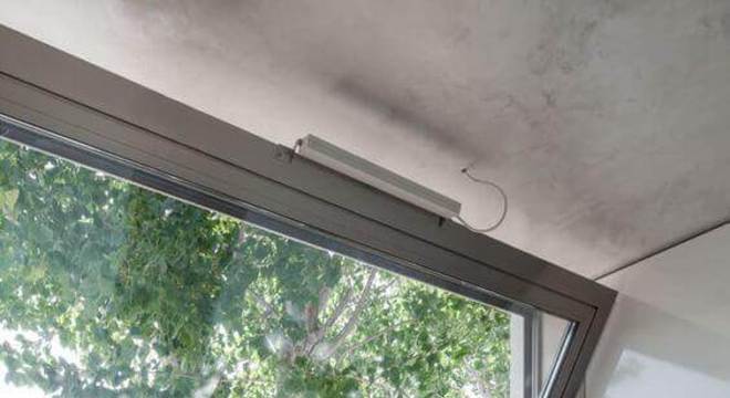 janela-de-vidro-basculante-para-cozinha-foto-homify