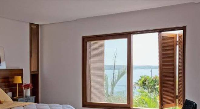 Janela pra quarto de madeira