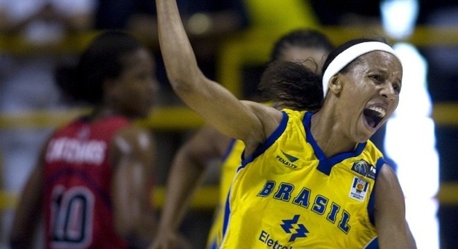 Gigante da NBA faz sucesso ao lado da mulher baixinha - Fotos - R7  Olimpíadas