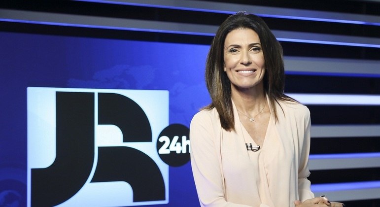 Janine Borba apresenta o "Jornal da Record 24H"