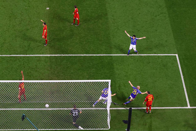 Japão 2 x 1 Espanha, 1º de dezembro: os espanhóis, apontados como a sensação do início do Mundial após o 7 a 0 na estreia contra a Costa Rica, também menosprezaram os japoneses e perderam o último jogo da fase de grupos.O Japão, sozinho, emplacou a segunda zebra da competição: dois placares de 2 a 1, contra a Alemanha e a Espanha.O resultado inesperado tirou da Alemanha as chances de se classificar no Grupo E.