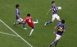 Fuller dá o primeiro chute a gol da Costa Rica na Copa do Mundo e faz 1 a 0 contra o Japão