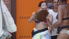 Sem moleza! Fazendeira Jaque acorda peões batendo panela 