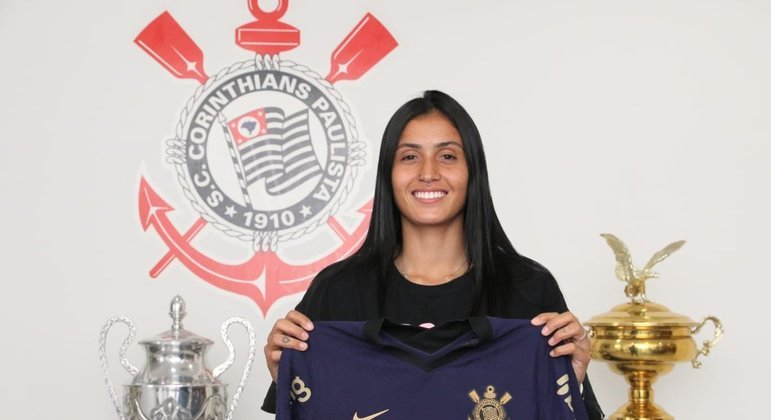 Revelação do futebol feminino em 2019, Jaqueline assinou contrato com o Timão até 2023
