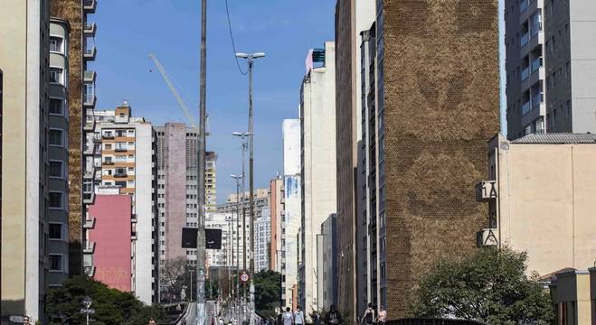 Em Sp Moradores Do Minhocao Exigem Remocao De Jardins Verticais Noticias R7 Sao Paulo