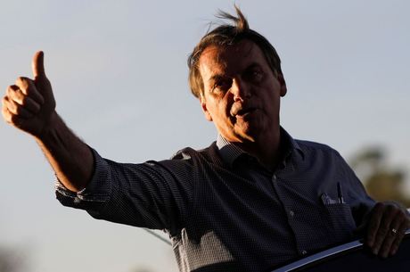 Bolsonaro quer investigar aumento abusivo em postos de combustível 