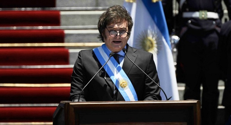 Hoje começa uma nova era na Argentina', diz Javier Milei em seu discurso de  posse - Notícias - R7 Internacional
