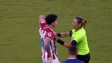 Jogador do Náutico se justifica após ir para cima de árbitra: 'Em nenhum momento a agredi fisicamente'