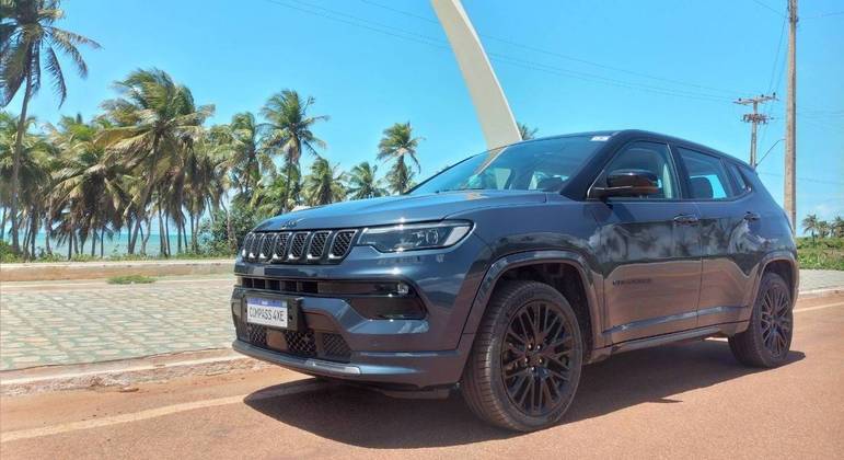 Recentemente a Jeep lançou o Compass 4xe híbrido no Brasil