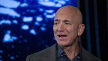 Bilionário Jeff Bezos deixa comando operacional da Amazon 