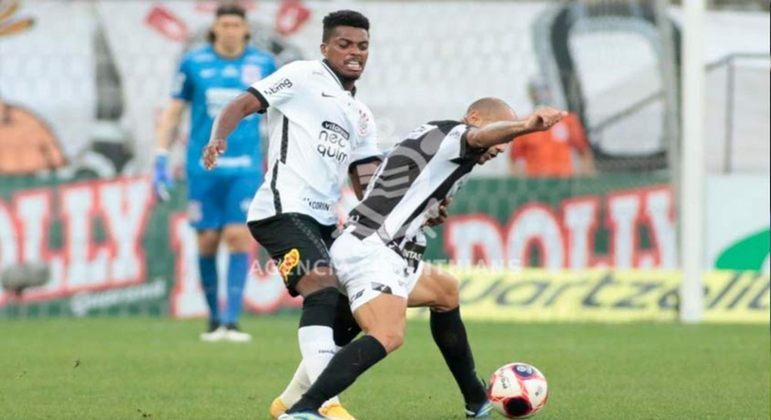 Jemerson: eleito melhor zagueiro na Seleção do Craque do Brasileirão de 2015, Jemerson teve seu contrato rescindido pelo Corinthians na metade de 2021, e agora busca um novo clube.