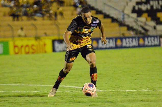 Jenison - O atacante do Novorizontino de 29 anos foi o artilheiro da equipe, com três gols. Na sua carreira, defendeu Paraná, Cuiabá, Vila Nova e também passou pelo futebol dos Estados Unidos.