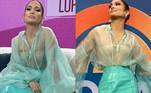 Ainda em maio, durante um evento para promover o filme The Mother, do qual é protagonista, Jennifer optou por um conjunto verde-água, com camisa transparente de mangas bufantes e saia de couro de cintura alta. Nos pés, ela usou uma sandália transparente