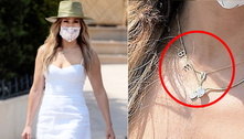 Apaixonada, Jennifer Lopez usa colar com nome de Ben Affleck