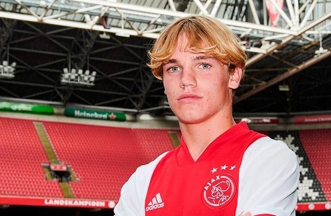 Jeppe Kjaer Jensen (Dinamarca) - Clube: Ajax (Holanda) - Posição: Atacante