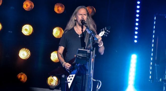 Jerry Cantrell monta supergrupo para tocar Alice In Chains; assista aos vídeos