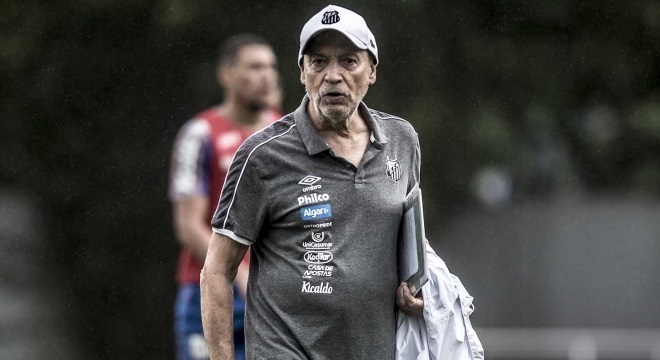 Técnico com duas vitórias consecutivas consegue ficar mais tranquilo no Santos