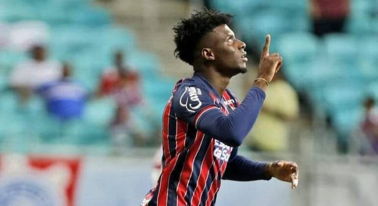 9. Jhoanner Chávez - Bahia Também começando esse ano bem, o Bahia trouxe o lateral-esquerdo Jhoanner Chávez, ex-Independiente del Valle, por cerca de R$ 17 milhões