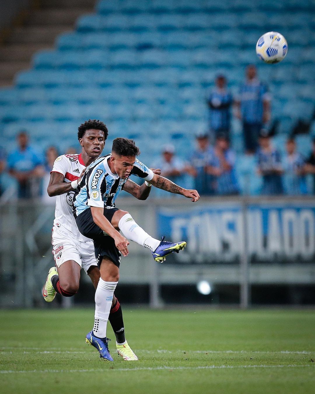 Futebol é coisa do diabo? Eles acham que sim - 27/05/2015 - UOL