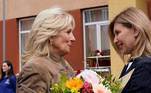 No Dia das Mães, em 8 de maio, Jill Biden visitou a Ucrânia, onde se encontrou com a primeira-dama da antiga república soviética, Olena Zelenska. No país, ambas visitaram escolas e Jill Biden entregou um buquê de flores a Zelenska, depois de um longo abraço entre as duas